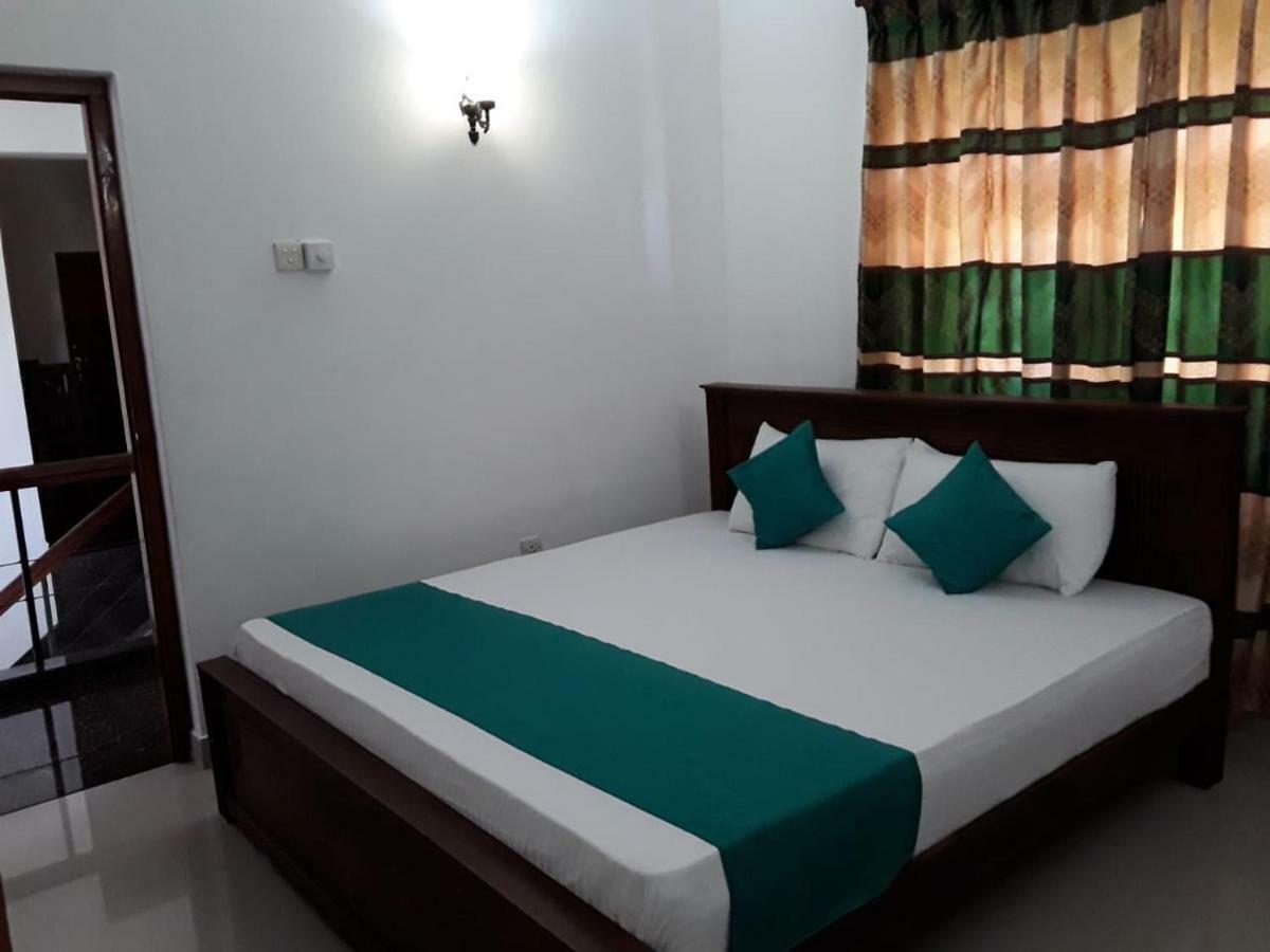 Bed and Breakfast La Sachara à Kandy Extérieur photo
